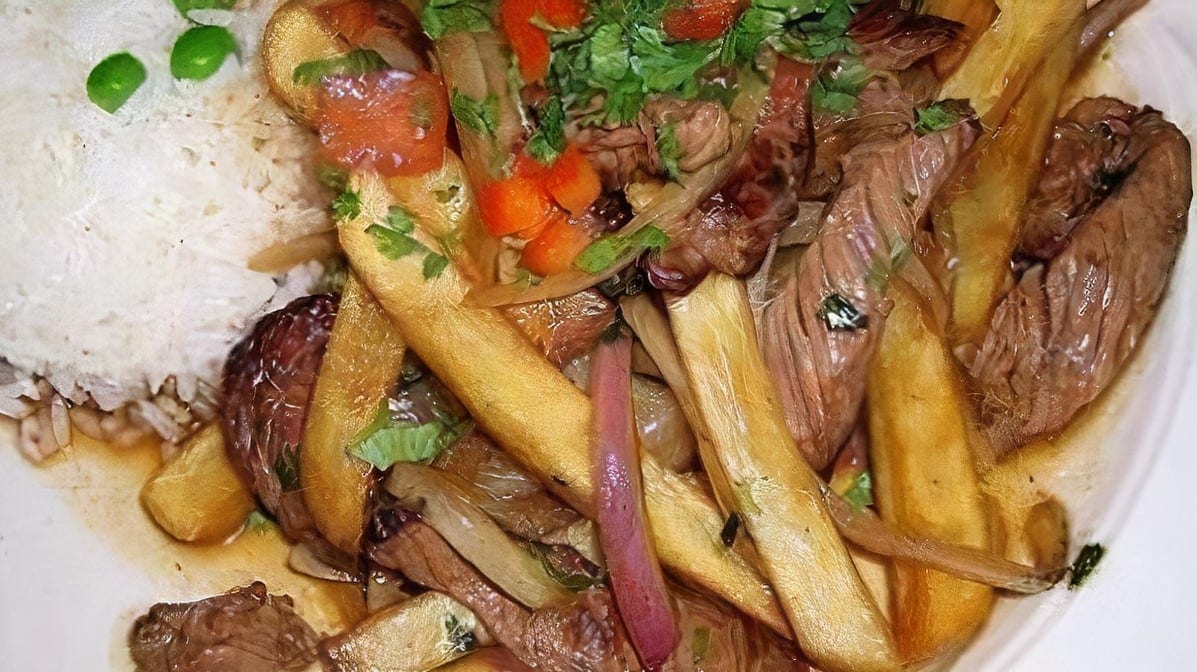 Lomo Saltado.