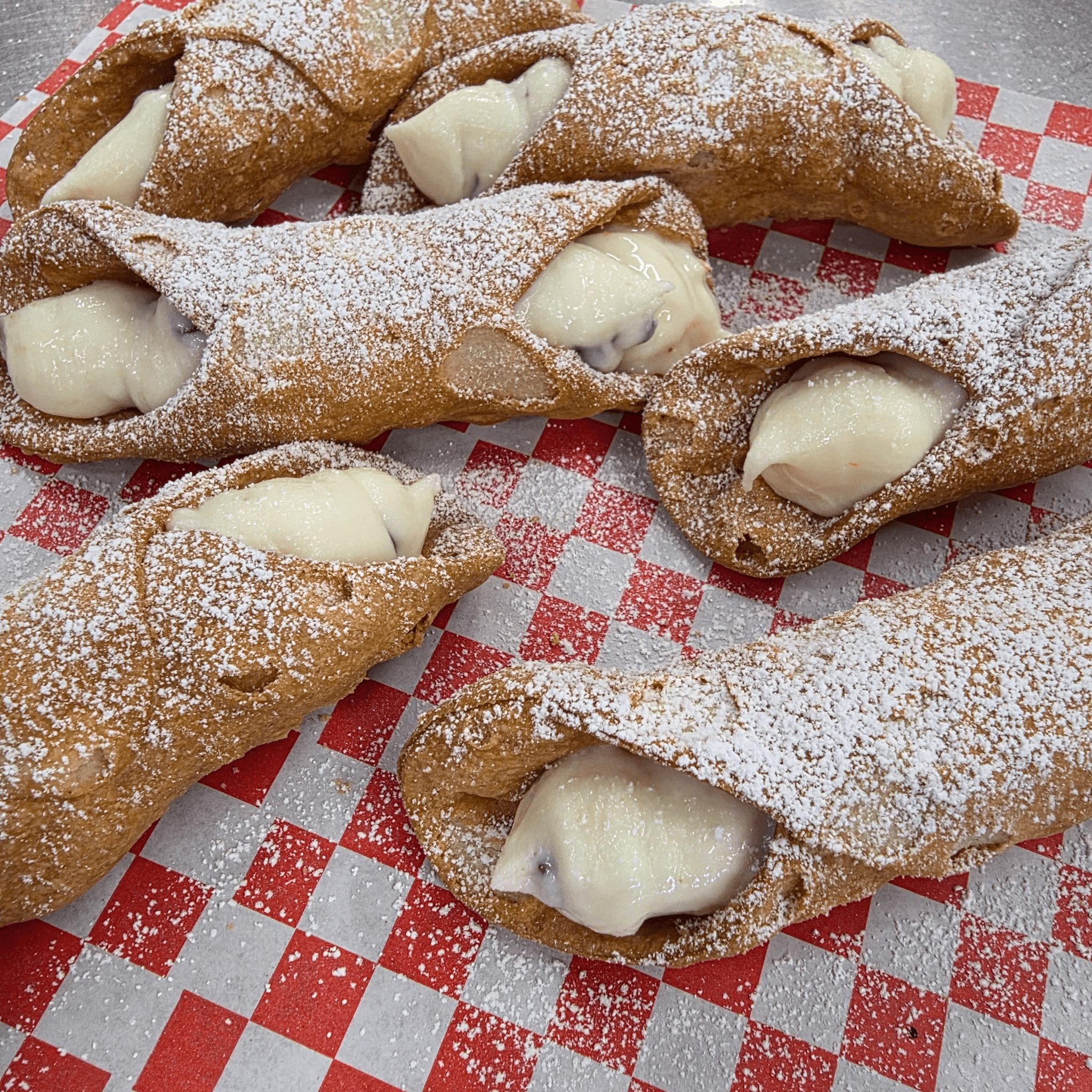 Cannoli.