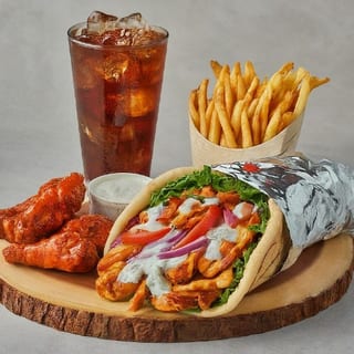 7" Chicken Gyro + Wings (5 Pieces) Combo