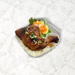 Com Dui Ga (Whole Chicken Thigh W/Rice)