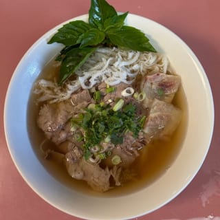 4. Pho Chin, Nam, Gau, Gan, Sach