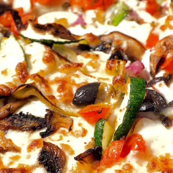 Chicken Garlic Delight Pizza.