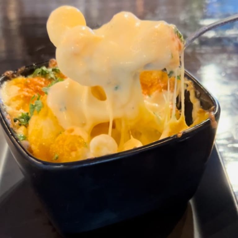 Indulge in Our Creamy Macaroni and Cheese