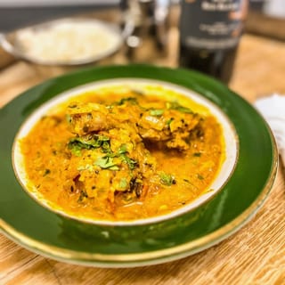 Mint and Cilantro Chicken Drumstick Curry with Rice and Classic Naan