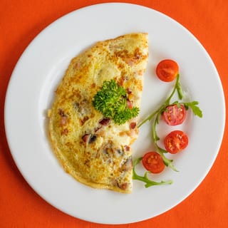 Bacon Cheddar Tomato Omelette