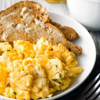 Scrambled bagel omelet