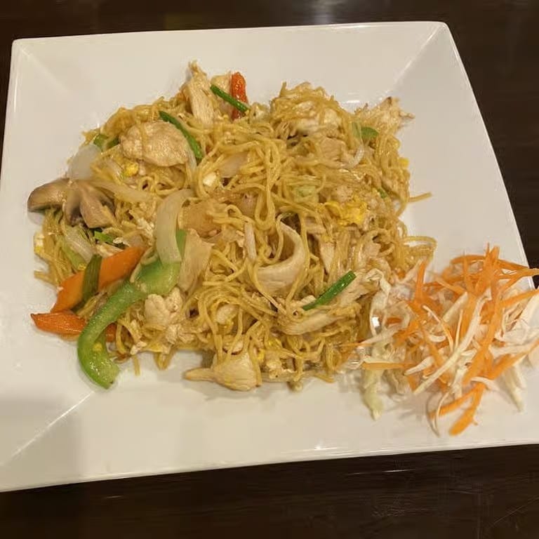 Long Life Noodle / ผัดหมี่.