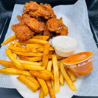 Chicken WINGS (9 Pieces)