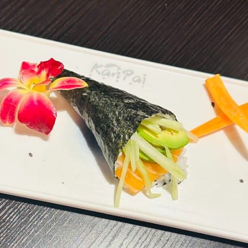Salmon Handroll🐟.