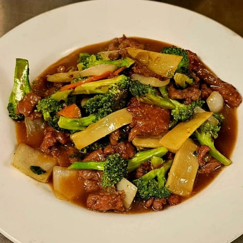 B6. Beef with Fresh Broccoli.