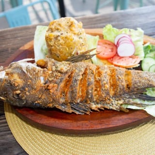 Pescado Frito / Fried Fish Mofongo