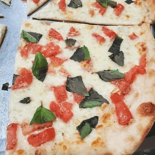 Gluten Free 12" Garlic Tomato Basil Pizza