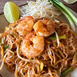 L - Pad Thai