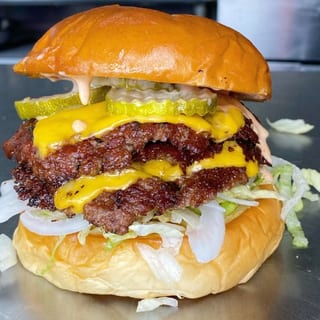 Classic Cheeseburger