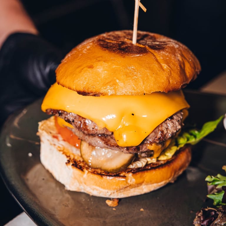 Juicy Cheeseburgers: A Classic American Favorite