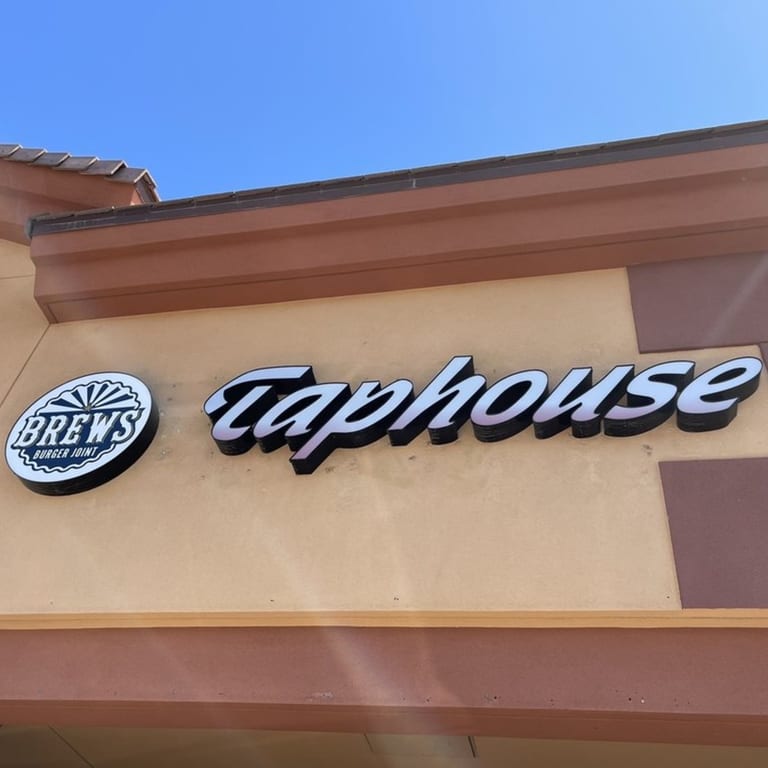 Brews – A Taphouse and Gourmet Burger Joint