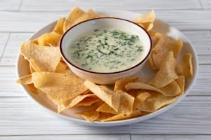 Espinaca Dip & Chips.