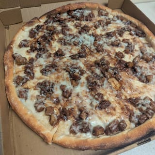 Vegan BBQ Chicken Pizza