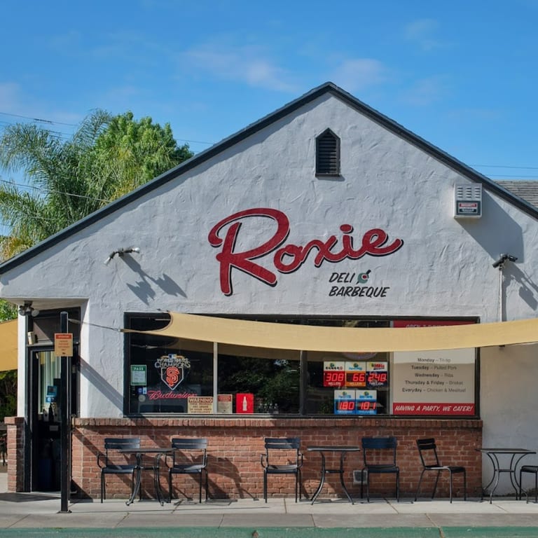 Welcome to Roxie Deli & Barbeque 🥪🍖