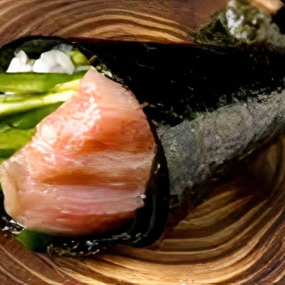 Yellowtail Handroll.