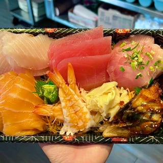 Sashimi Deluxe Platter