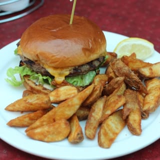 Galley Cheeseburger Entree