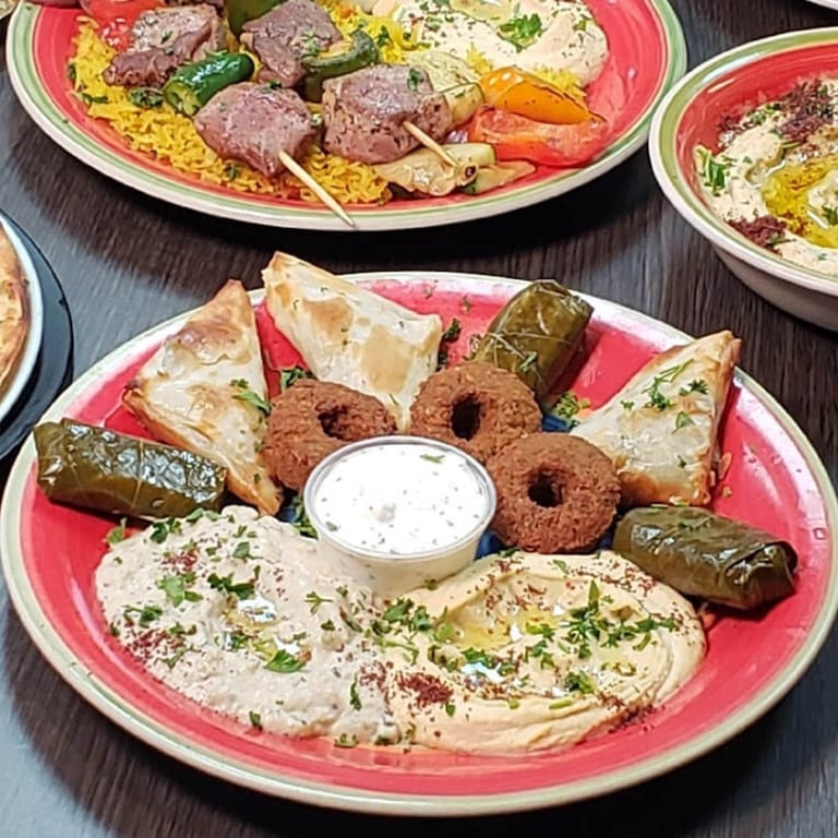 Kinzi’s Local Roots and Warm Kitchen