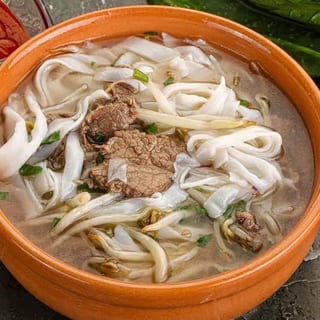 E17. Pho Noodle Soup