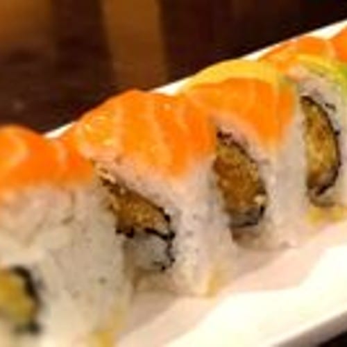Salmon Roll (Raw).