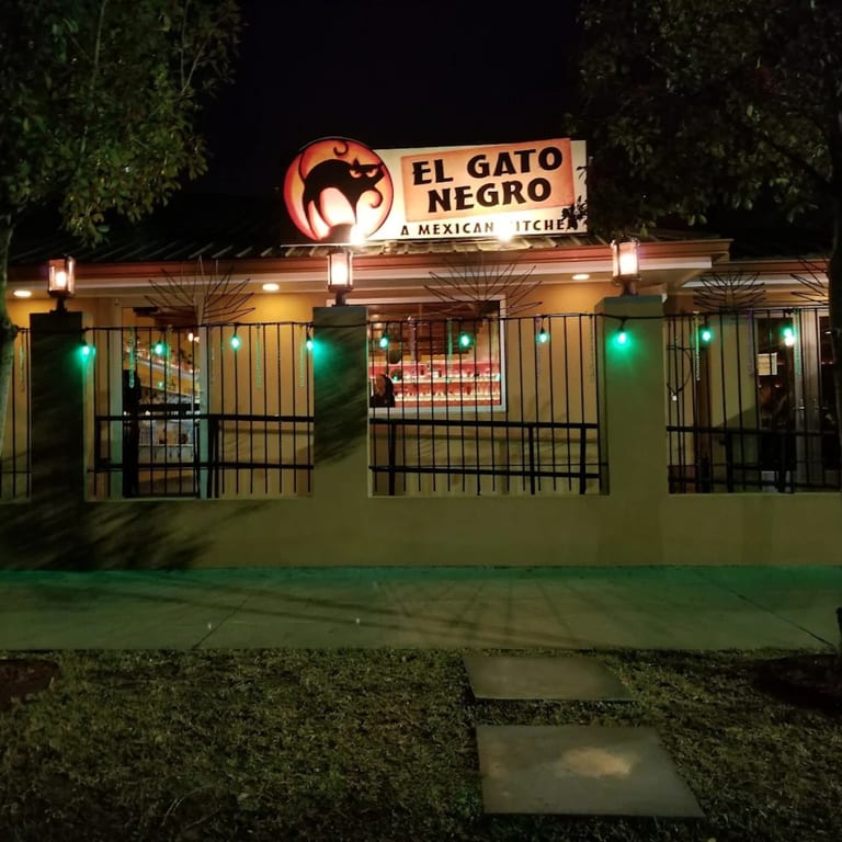 El Gato Negro - Lakeview