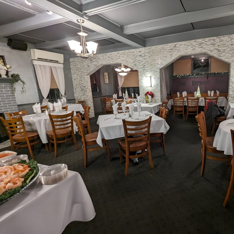 Enjoy a Cozy, Warm Ambiance 🕯️