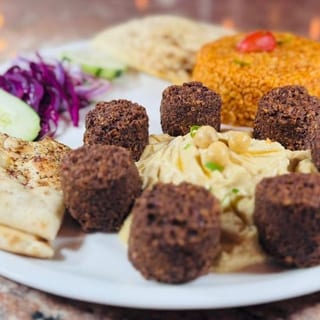 Falafel & Hummus Dinner + 1PT