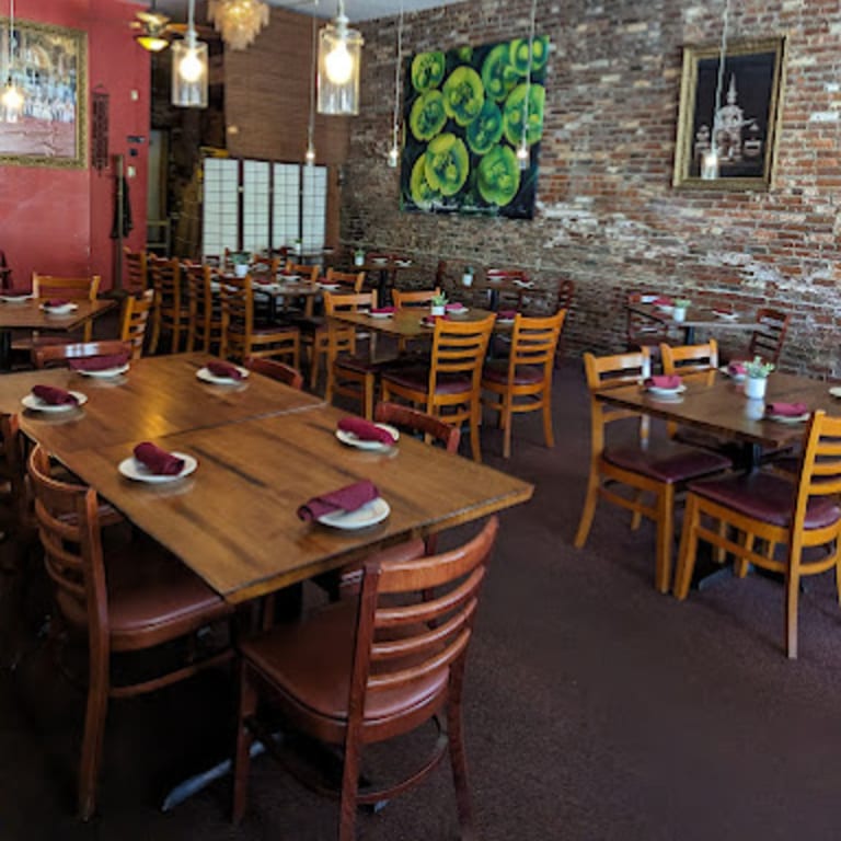 A Great Place to Dine In or Sit Outside 🌿