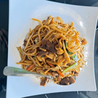 House Lo Mein