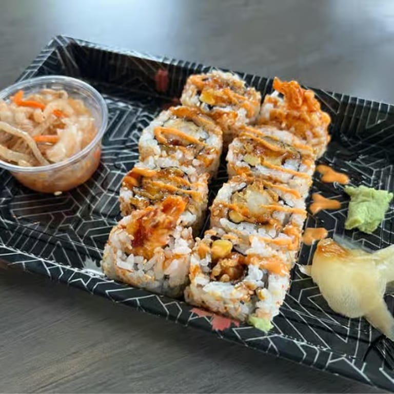 Spicy Crab Roll: A Sushi Sensation