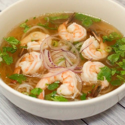 P15. Shrimp Noodle Soup (Tom).