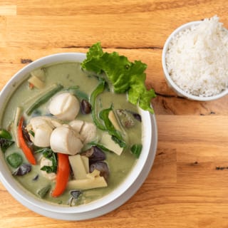 Scallop green curry