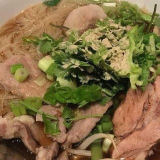Wat Dong Moon Lek Pork Noodles