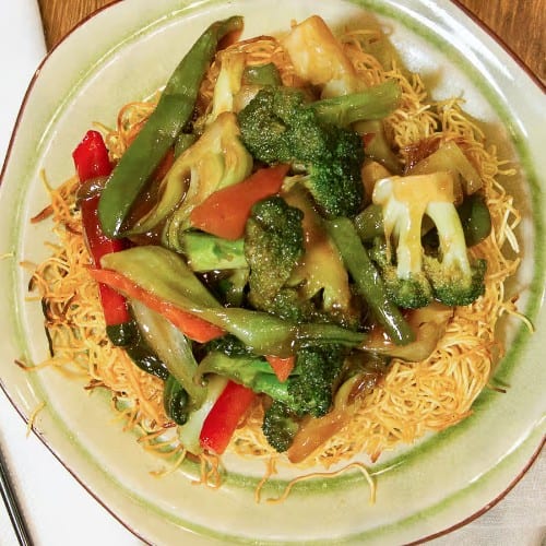 Crispy Noodles 炒麵 W/ Choice of Protein.