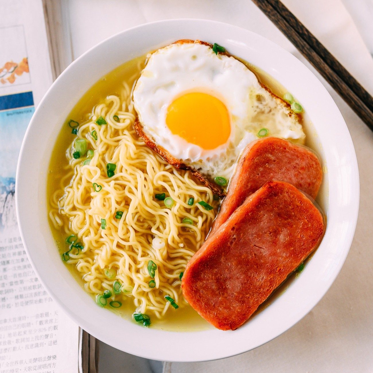 Egg & Spam Noodle Soup 餐蛋湯麵.