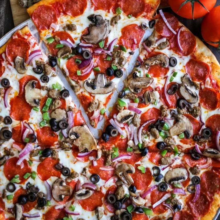 Fresh, Hot, and Ready to Enjoy🍕🍗🍔