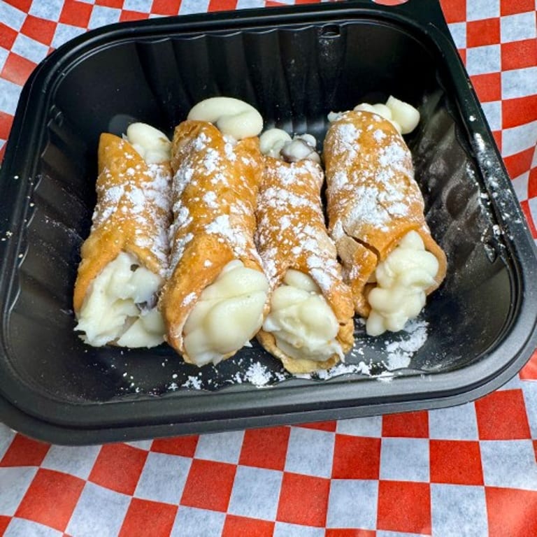 Delicious Cannoli and Italian Desserts