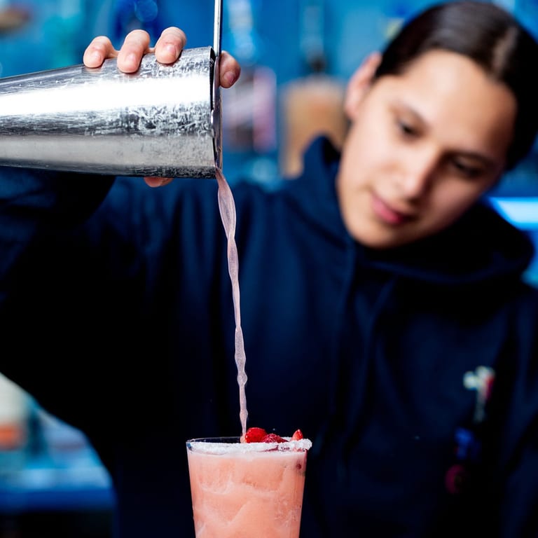 🎉 Happy Hour Alert!