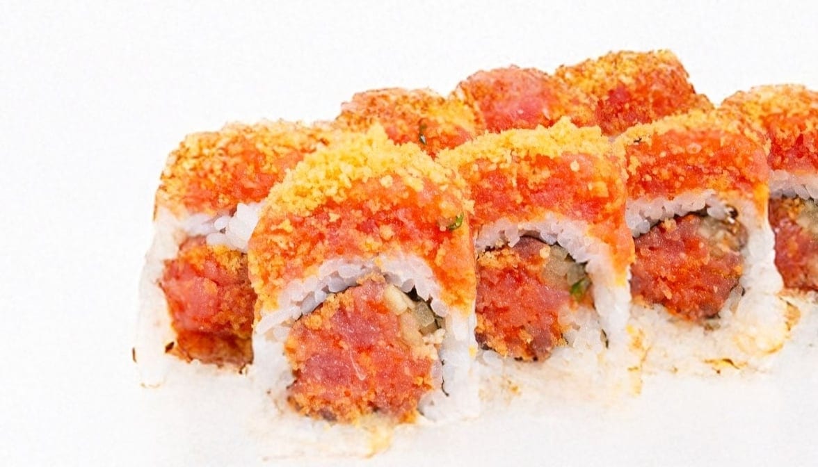 C7 Snowing Roll/ Raw Fish.