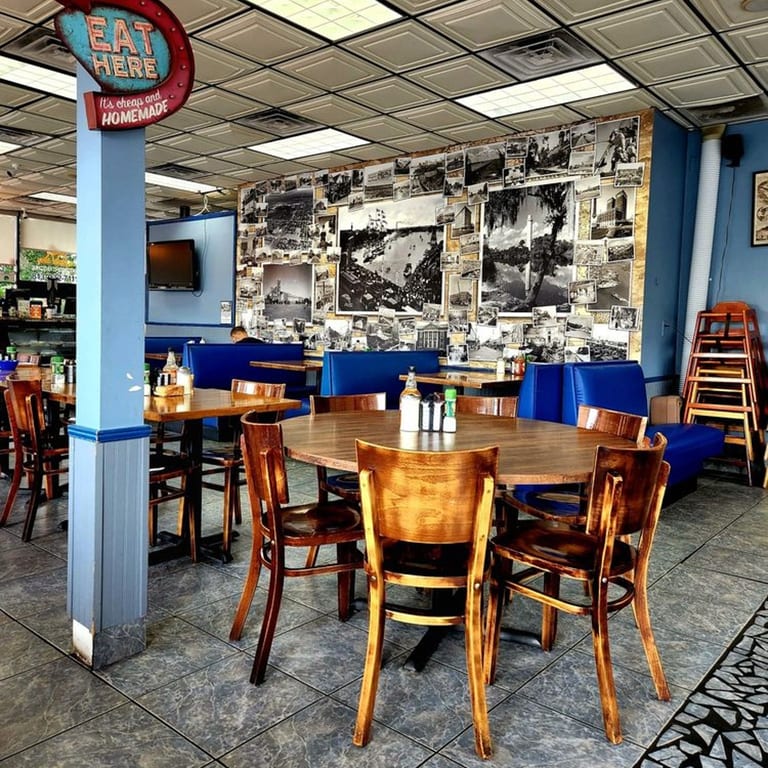 Your Table Awaits at Mamas Kitchen