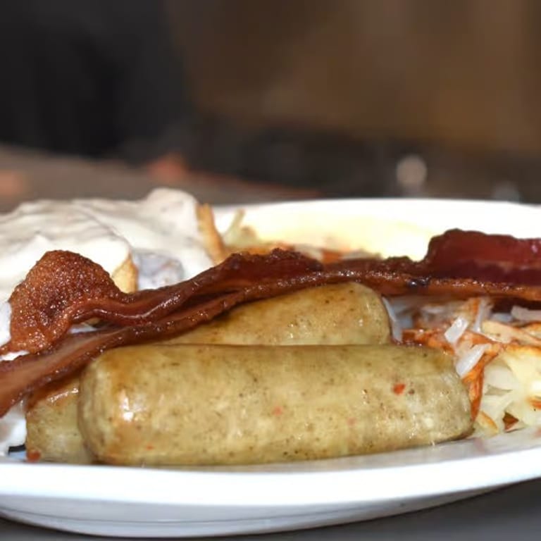 Delicious Chicken and Waffles: A Brunch Favorite