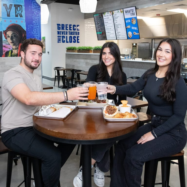 A Comfortable & Casual Dine-In Experience