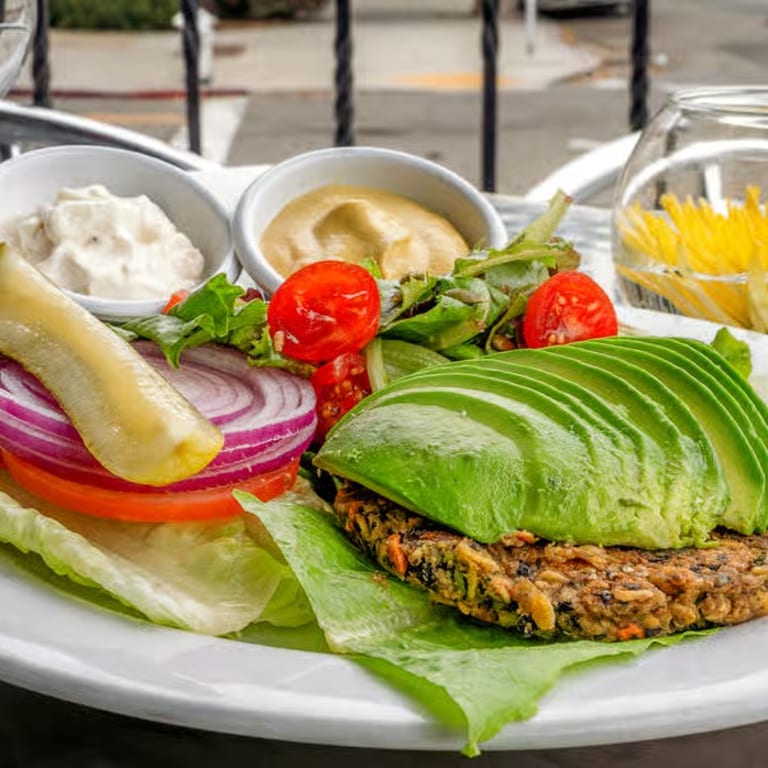 Burger Bliss: American Classics and Veggie Varieties