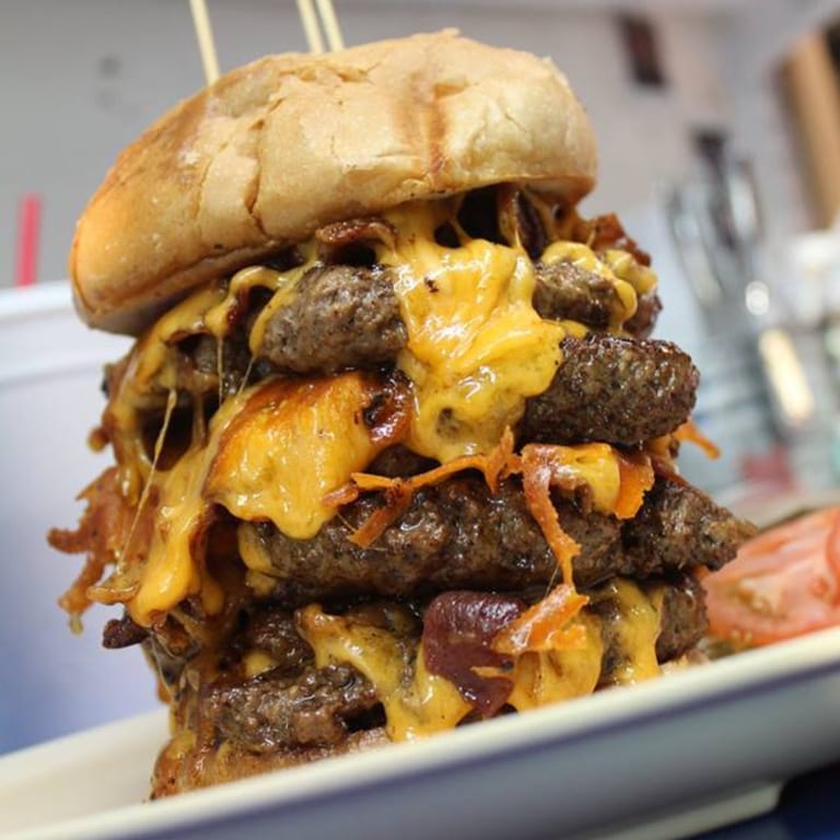 Fresh Burgers, Fries & More🍟