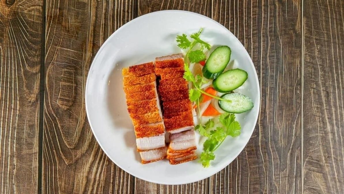 16. Roasted Pork Belly / 特色燒腩仔.